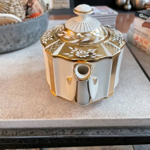 Rare Vtg Sadler Oval Happy Anniversary Teapot Gold Trim - Picture 3 of 6